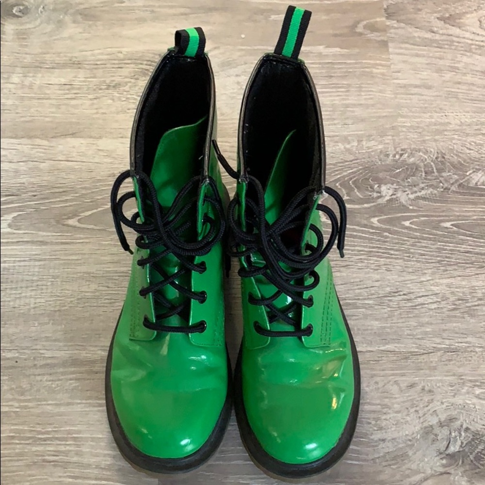 Doc Marten copycat green lace-up boots